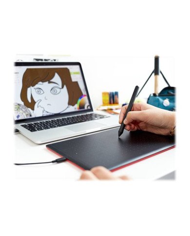 Wacom One by Wacom  Digitizer  medium size  right and lefthanded 