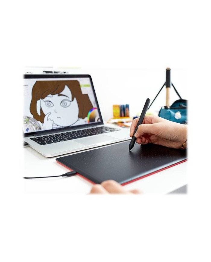 Wacom One by Wacom  Digitizer  medium size  right and lefthanded 